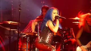 Nita Strauss &amp; Alyssa White-Gluz - The Wolf You Feed (Live in Montréal)