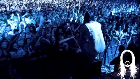 Steve Aoki performing "Misfits" Live Sonar 2011