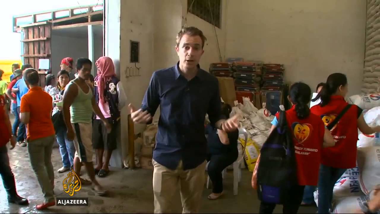 لا يزال العديد من الفلبينيين يبحثون عن المفقودين.