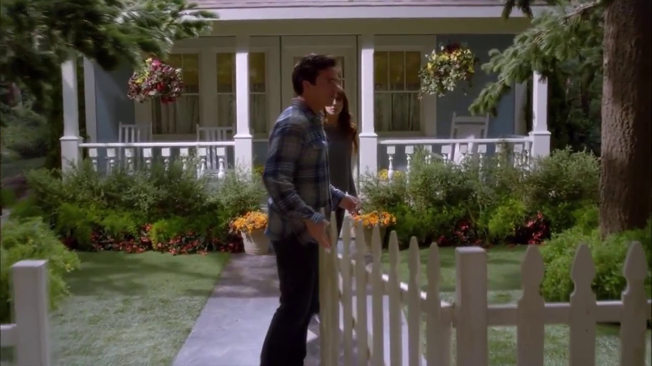 Twin Problem!  Season 7 PLL