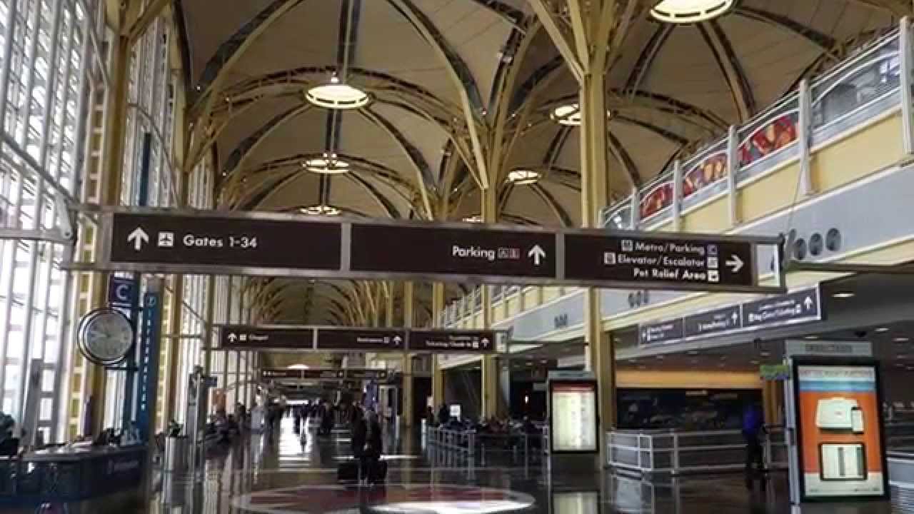 Ronald Reagan Washington National Airport Sam & Harry's Restaurant