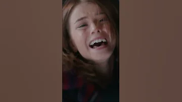 يتعرض جيلاسون للصفعة الشديدة من قبل أكشين مسلسل الحفرة Shorts 