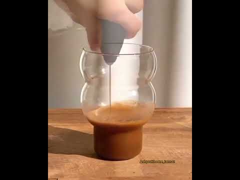 آیس کافی   مواد لازم قهوه فوری شیرعسلی شیرمایع آب یخ