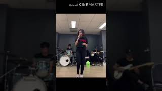 ใบเตย อารสยาม รองเพลง สาธ Cover เพราะมาก ในหองซอมดนตร