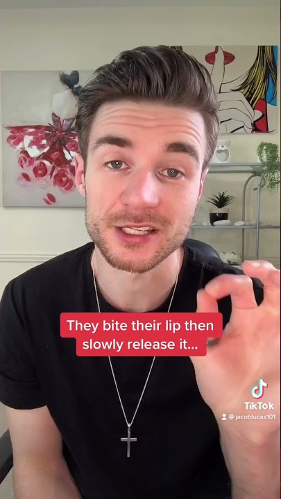 Kenapa orang menggigit bibir saat menggoda