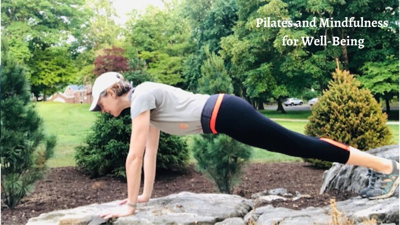 Pilates and Mindfulness. Plank and Mountain Climber. Training on the Go
