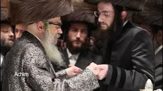 Satmar Rebbe dancing at Bobov wedding