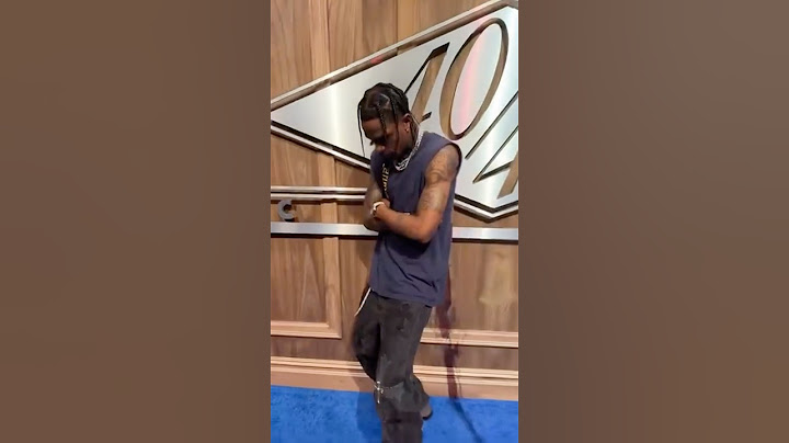 When Travis Scott Posed and Nobody Took a Picture