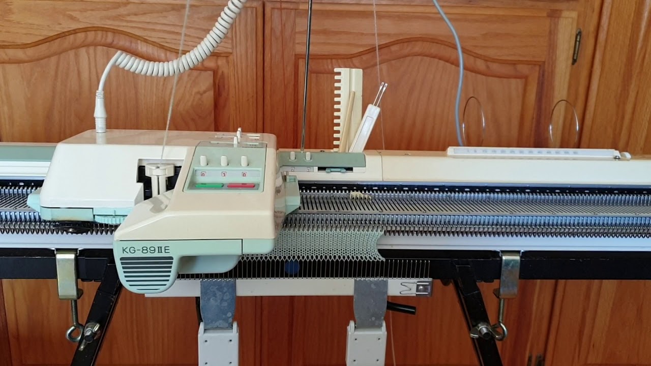 Garter Carriage KG-89IIE Test - YouTube