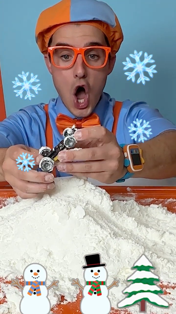 Blippi's Snowy Excavator Challenge⛄! Tabletop Toys! #blippi #shorts