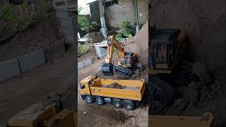 RC excavator WL 16800 &amp; RC huina 1536