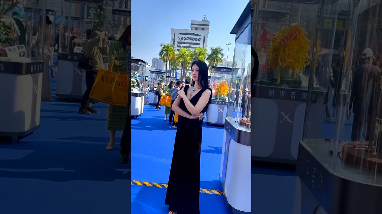 The 22nd China Wuzhou Gemstones Festival Model show. #gemsnjewellery #gemstone #labdiamonds