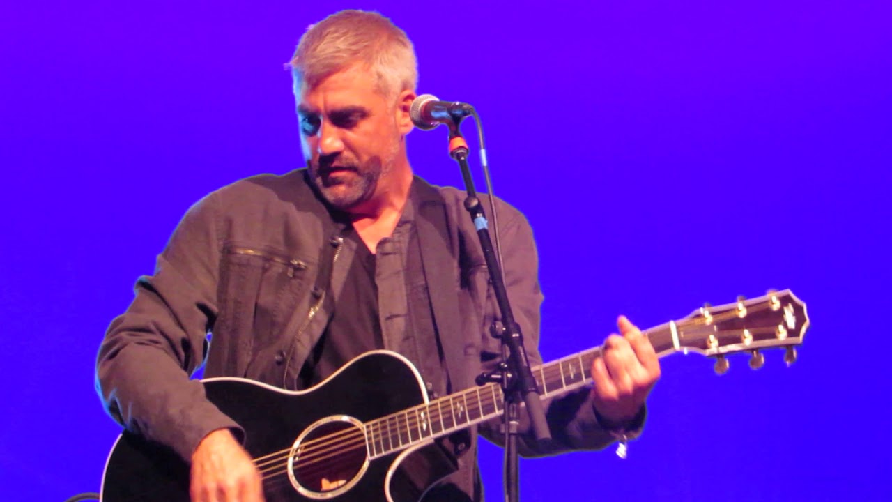 Taylor Hicks covers Night Moves