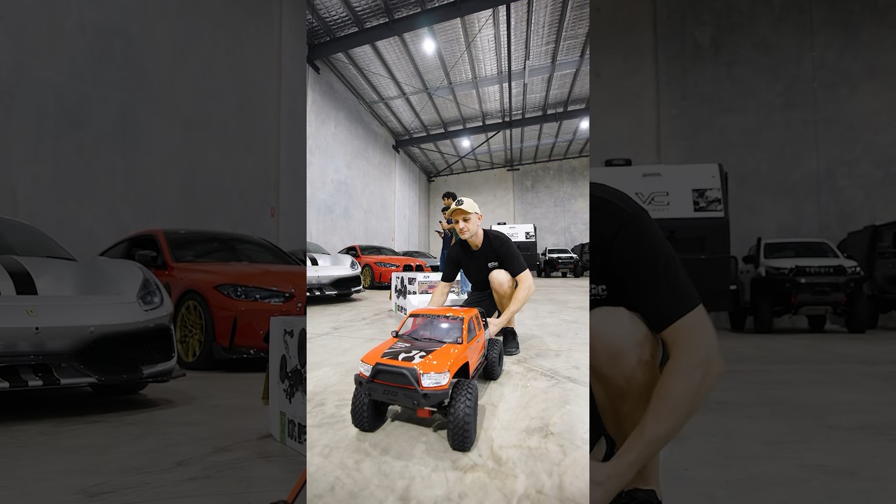 We unboxed our new Axial SCX6 last night at the 