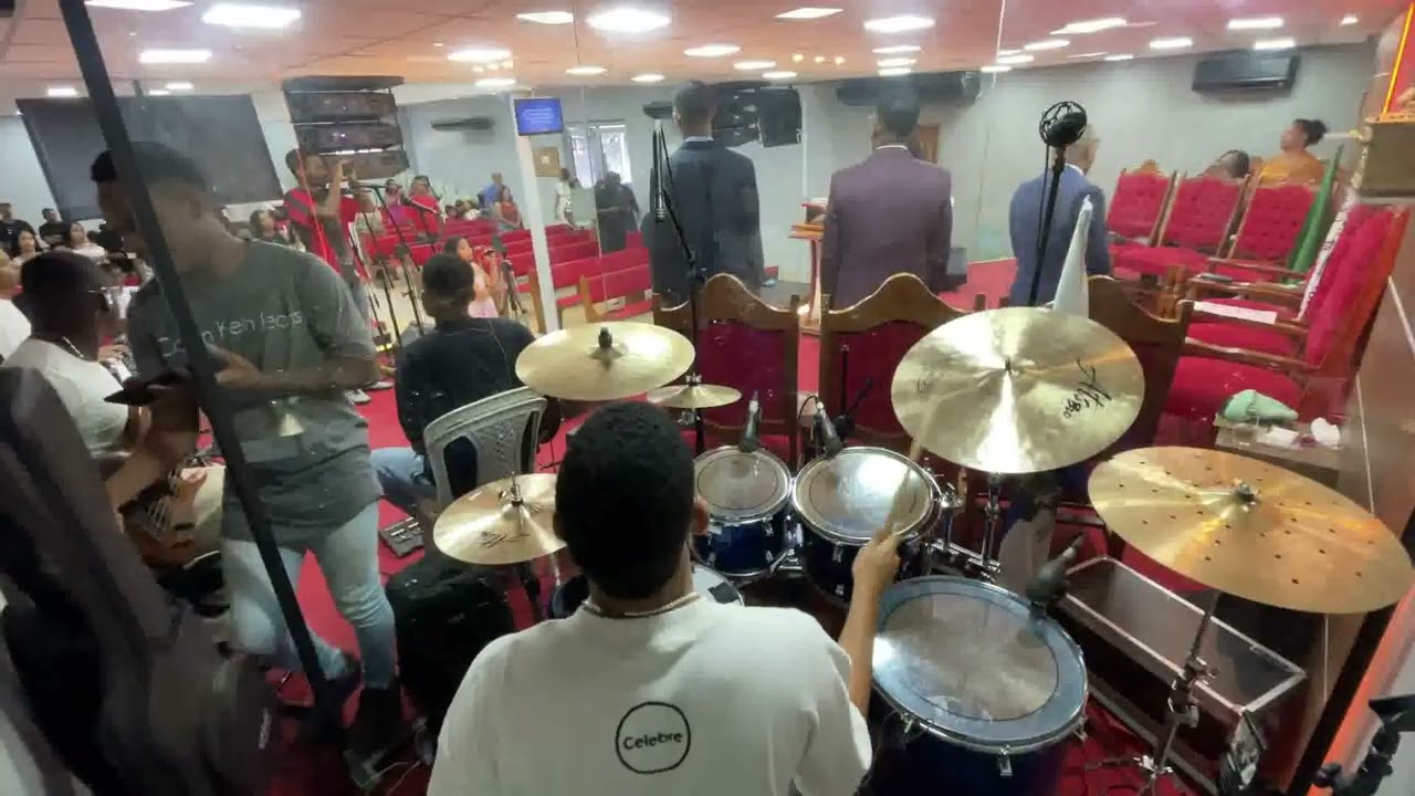 Junior Unwrapped - Drum Cam - Deus dos Deuses