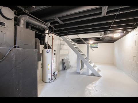 68410 Holiday Court, Benton Harbor, MI home video tour