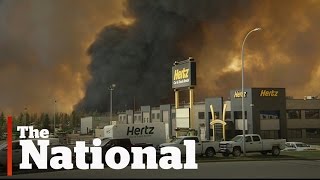 Fort McMurray evacuated during massive wildfire