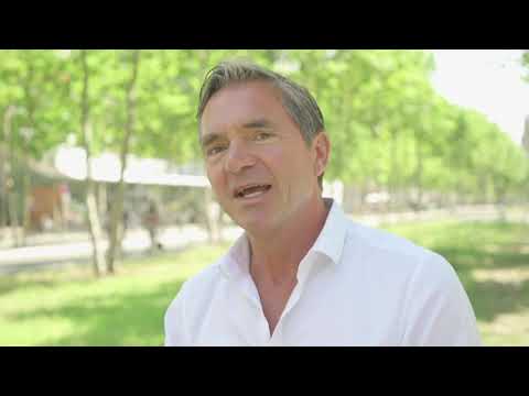 Lasergestuurde ReplaceLens-implantatie van Hein Vergeer bij FYEO - video from FYEO