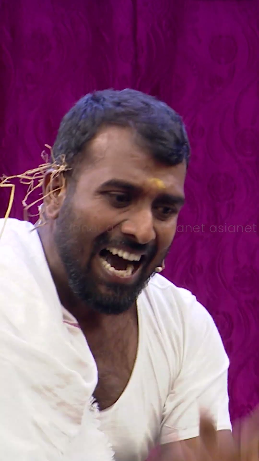 #VintageComedy പശു പാൽ തരുന്നതല്ലലോ ബലമായി പിടിച്ചു വാങ്ങുന്നതല്ലേ