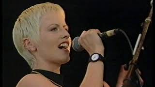 Video thumbnail of "Cranberries   1994 12 14   Ode to my Family @ The Beat"