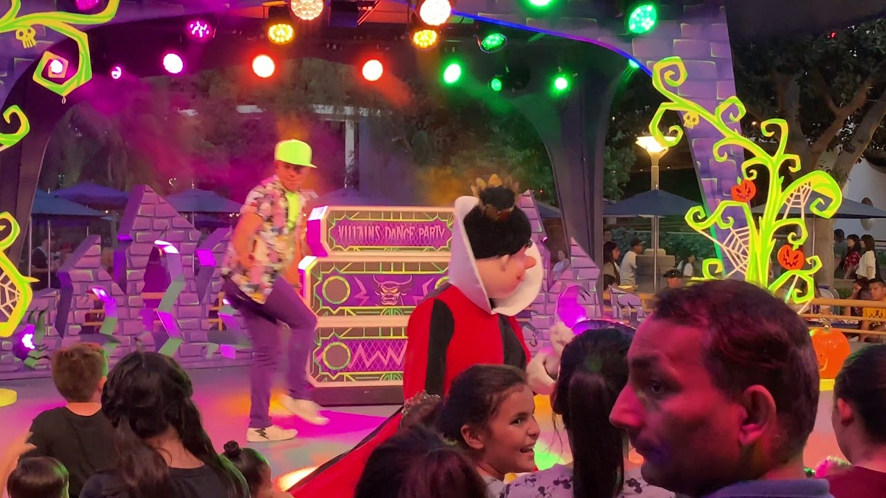 美品　Disney Family Dance Party hq720.jpg?sqp=-