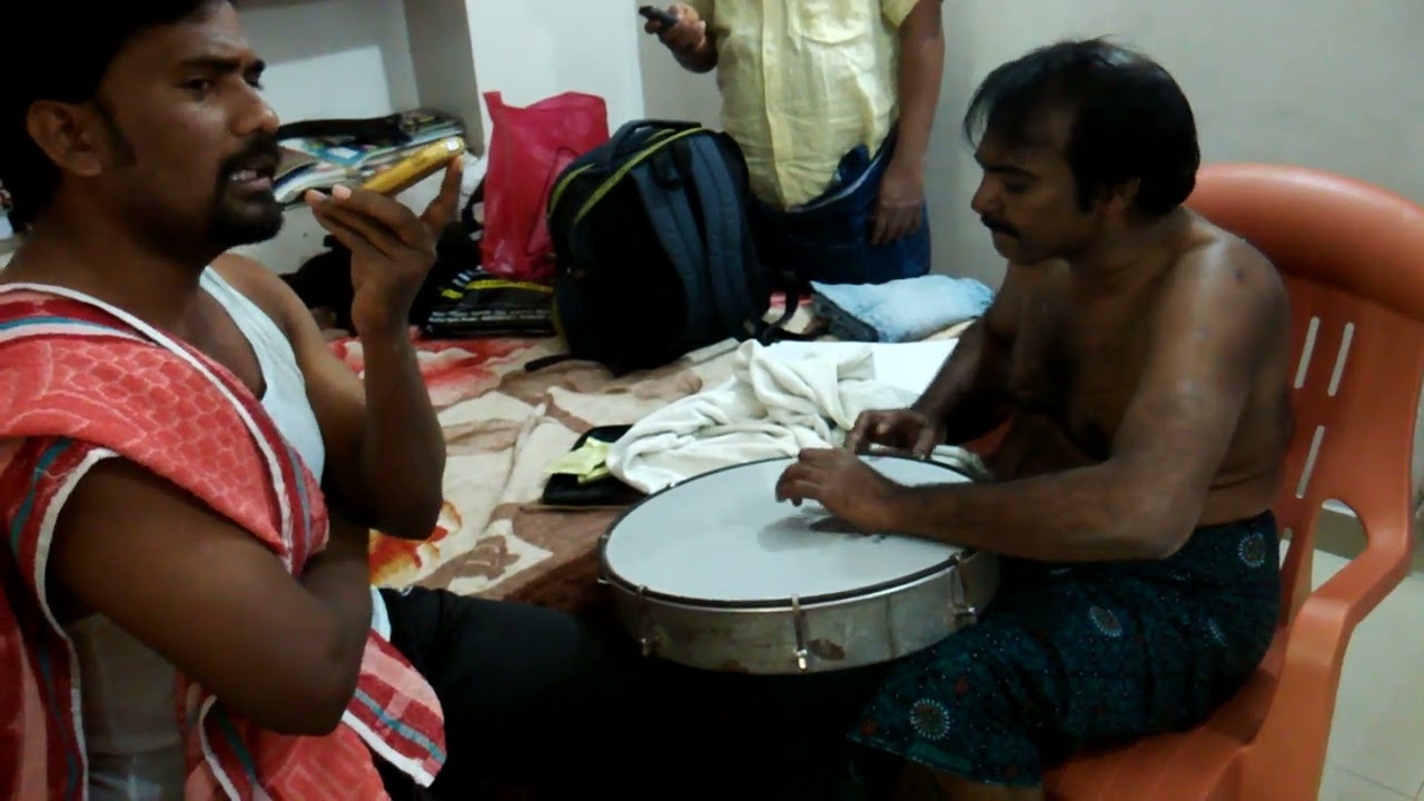 డప్పు రమేష్,మచ్చా దేవేందర్ ల పాట,దరువుల కాంబినేషన్ అద్భుతం. అరుదైన వీడియో