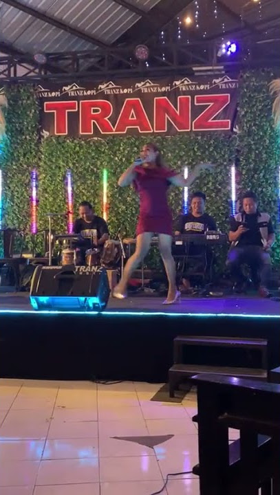 Penyanyi dangdut waria yang heboh #kocak