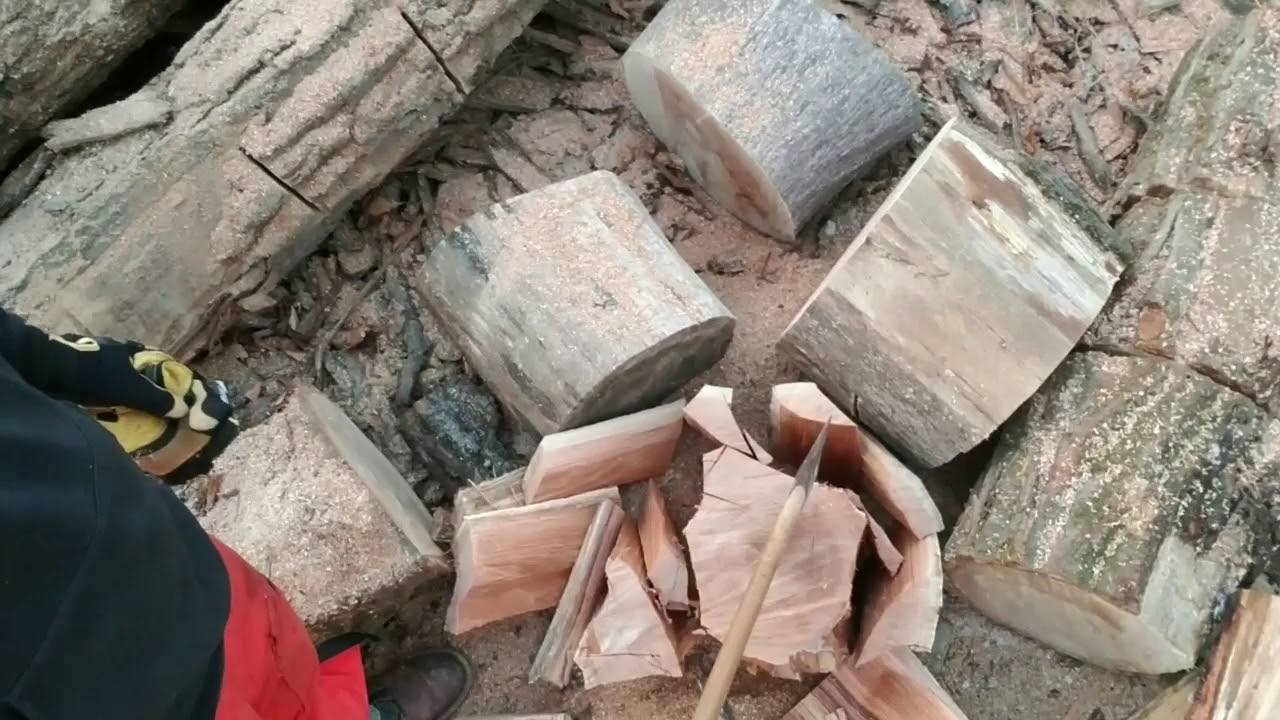 Hand splitting big rounds YouTube