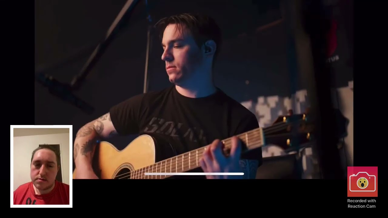 My first reaction video to Chaoseum into my split (Acoustic version)