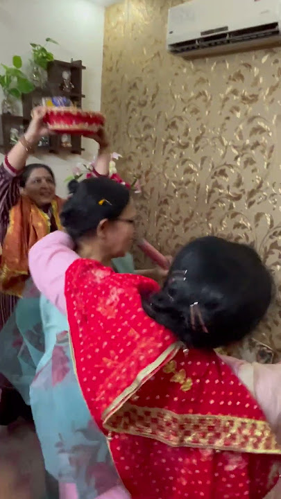 Shyam radha di gali de vich phul bechda 🙏🏻🙏🏻#radhakrishna #radheradhe #haribol