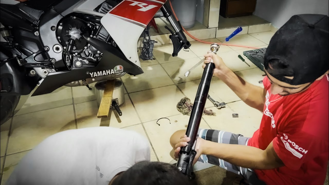 Trocar Retentor Amortecedor R1 - Suspensão Vazando Óleo - Barato e Fácil para fazer em casa