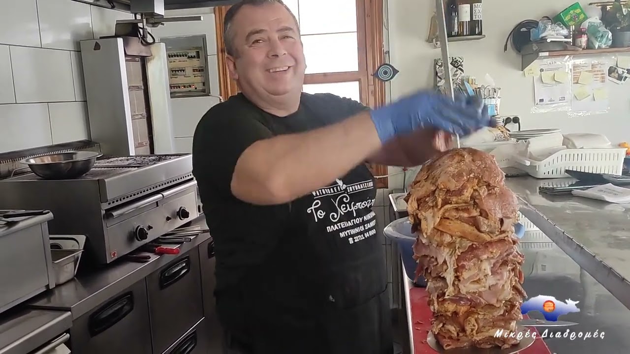 Μικρές διαδρομές στα στενά των Μυτιληνιοί Σάμου στο ψητοπωλείο Χειροποίητο για μια μερίδα γύρο