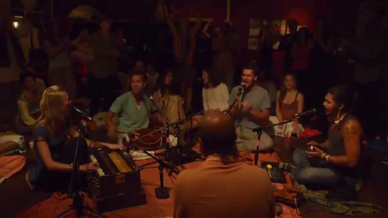 KIRTANIYAS -  Radhe Radhe Govinda Radhe - Live at Bhakti Yoga Shala 2014