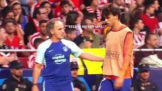 El enfado de Joao Félix con Simeone tirando el peto al suelo