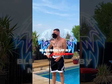 在 YouTube 上观看 **Live performance of “What’s the Deal” by the pool 🌊**