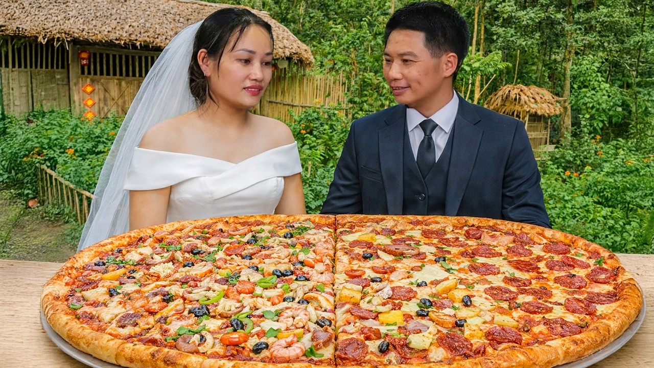 How An Makes Ancient Recipe Pizza with Sausage, Squid & Cheese - Tan Gardening | Ly Phuc An