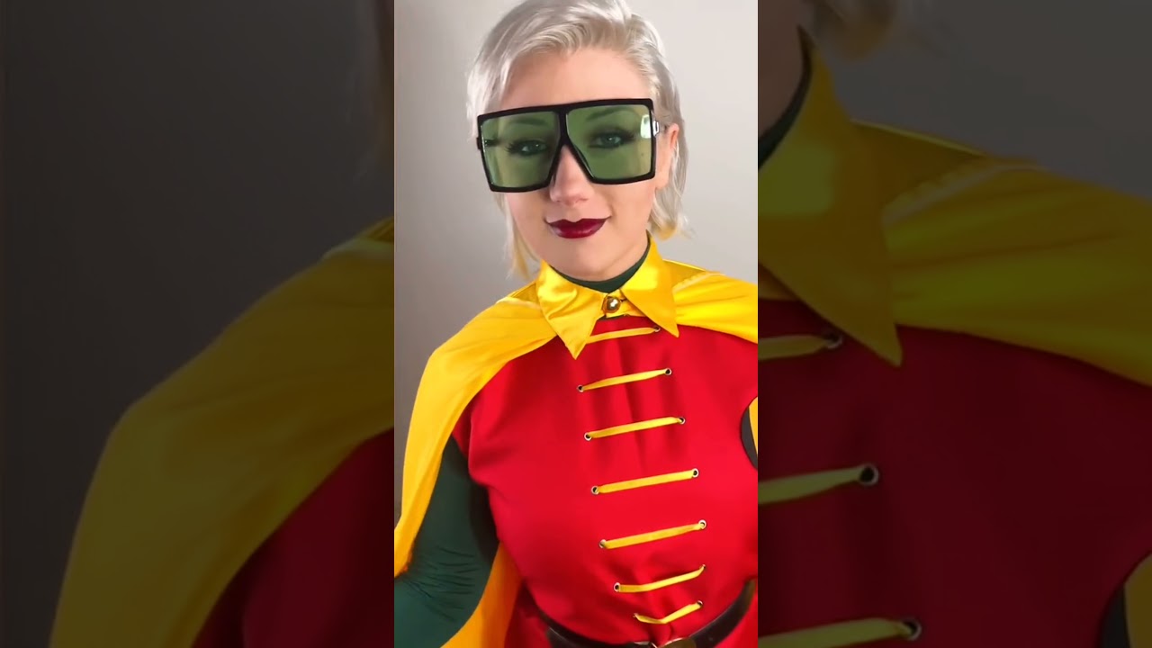 CUTE ROBIN😻 Yeah, and she fights crime pretty well, too 😉 #batman #robin #cosplay #cute #DC#dccomics