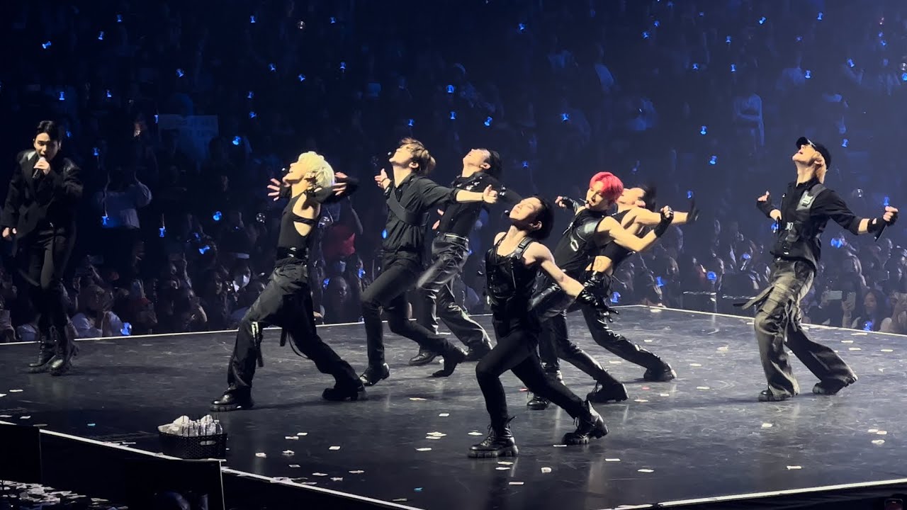 ATEEZ - Rocky 4K Anaheim Day 2 Fancam The Fellowship Break The Wall Tour Live Honda Center 221108 직캠
