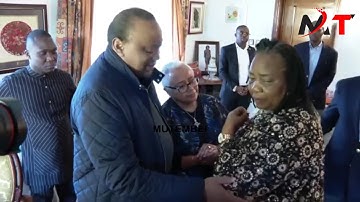 HOW FORMER PRESIDENT UHURU AND MAMA NGINA VISITS IDA ODINGA HOME TO CONDOLE AFTER RAILA DIED!