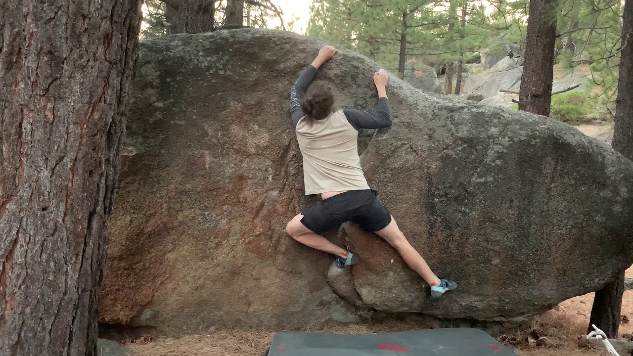 Unnamed on Powersauce Boulder (V3) - Tall Beta: Lake Tahoe Bouldering [Pfiff]