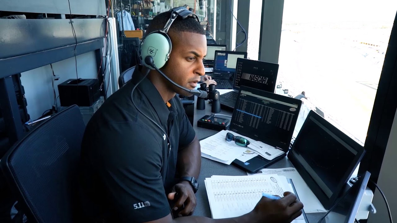 earnhardt sr Conoce el equipo de una Torre de Control de NASCAR: