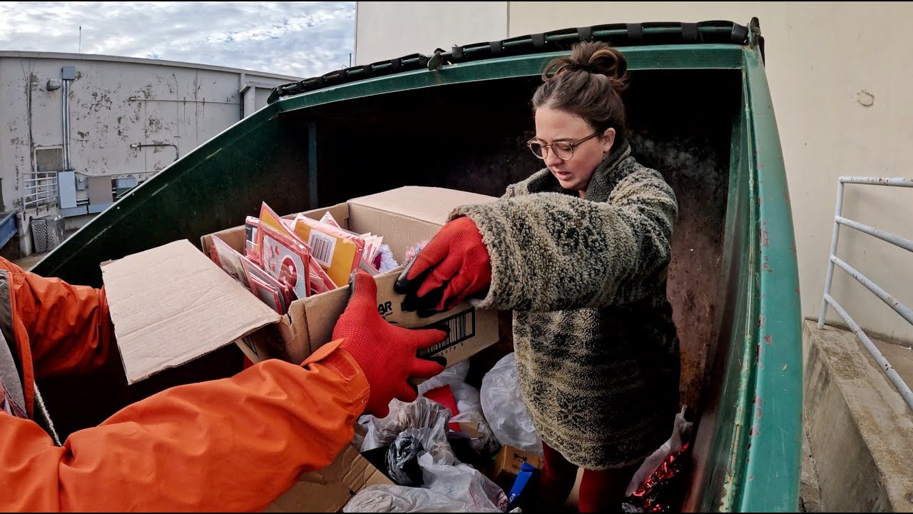 Dumpster Diving – Found a Box of Store Returns and Valentine’s Stuff!
