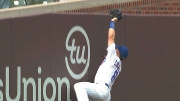 CIN@CHC: Coghlan leaps, crashes into wall for grab