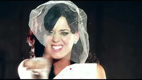 Katy Perry - Hot N Cold (Official Music Video)