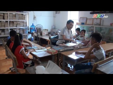 Video Thư viện và lớp học miễn phí của người thầy khuyết tật - YouTube