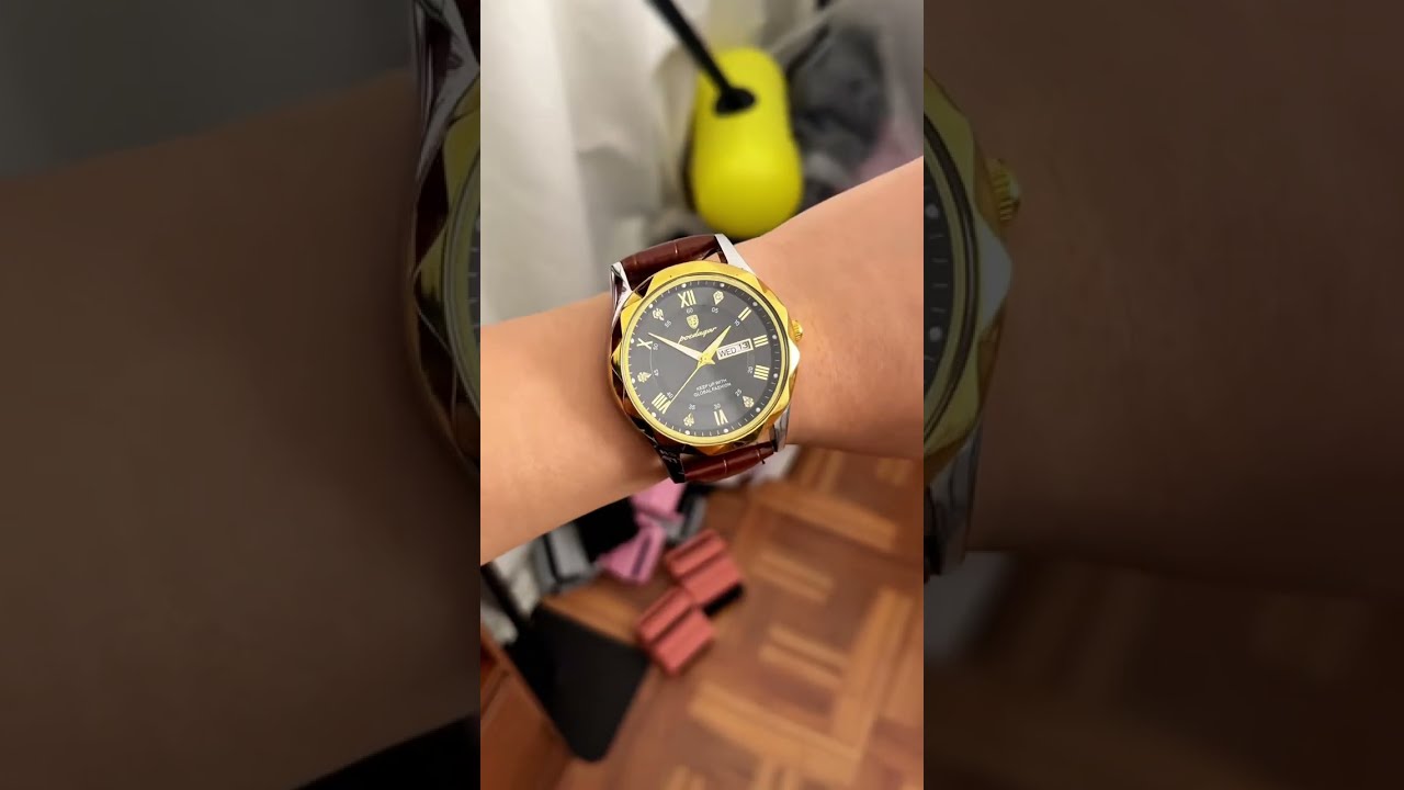 Elegant Minimalist Leather Watch – Radiate Confidence with 