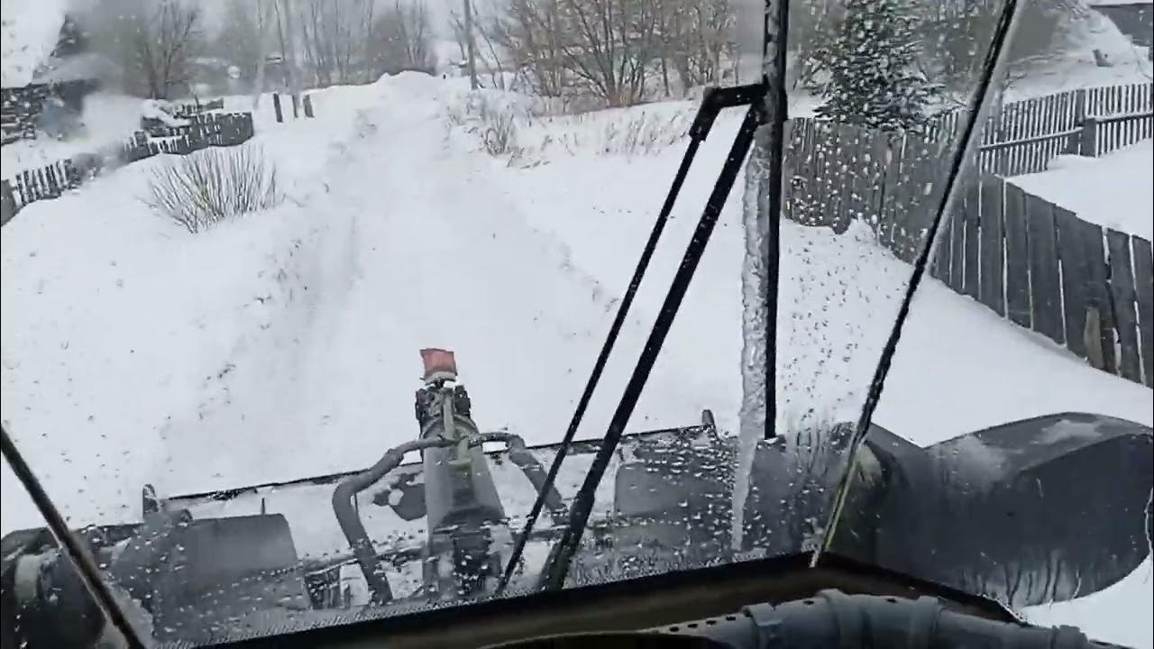 Уборка снега в частном секторе - YouTube