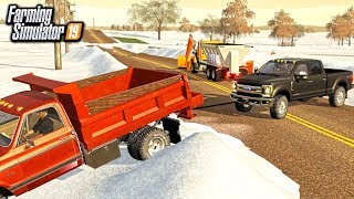 BLIZZARD RESCUE! PULLING OUT STRANDED CARS FROM DITCHES (ROLEPLAY) | FARMING SIMULATOR 2019 screenshot 1