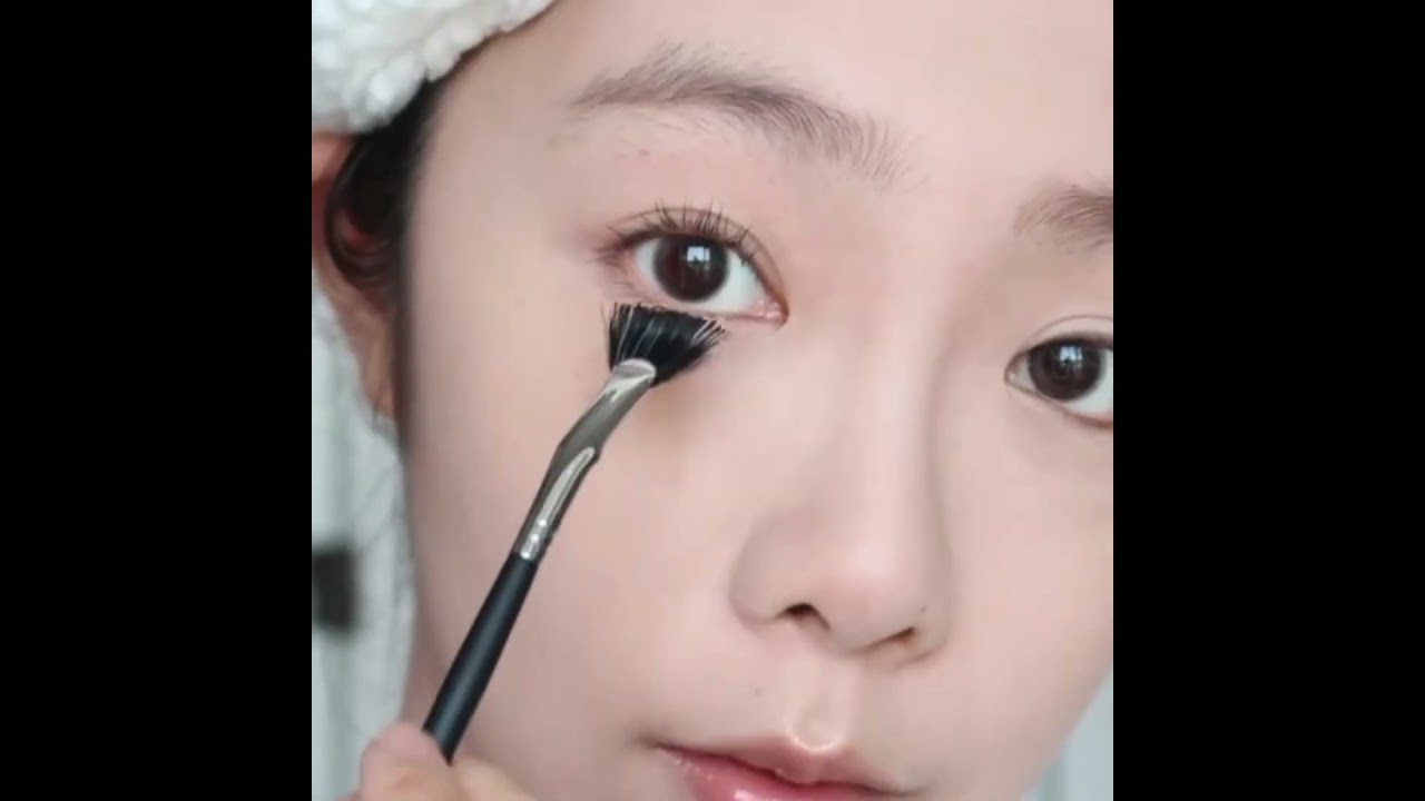 Deep Cleaning Makeup Removing V Shape Lash Wash Cleanser Brush With Drying Stand