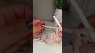 cuore all'uncinetto con la fettuccia screenshot 4